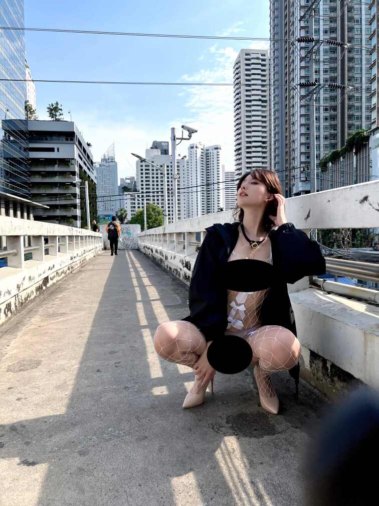 [微密圈]就是阿朱啊-户外的连体白[58P-2V-1.15G]