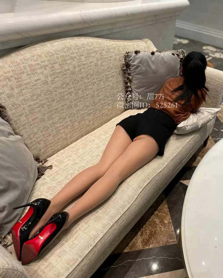甜七七-VIP09.01-邻居姐姐[34P-83.9M]