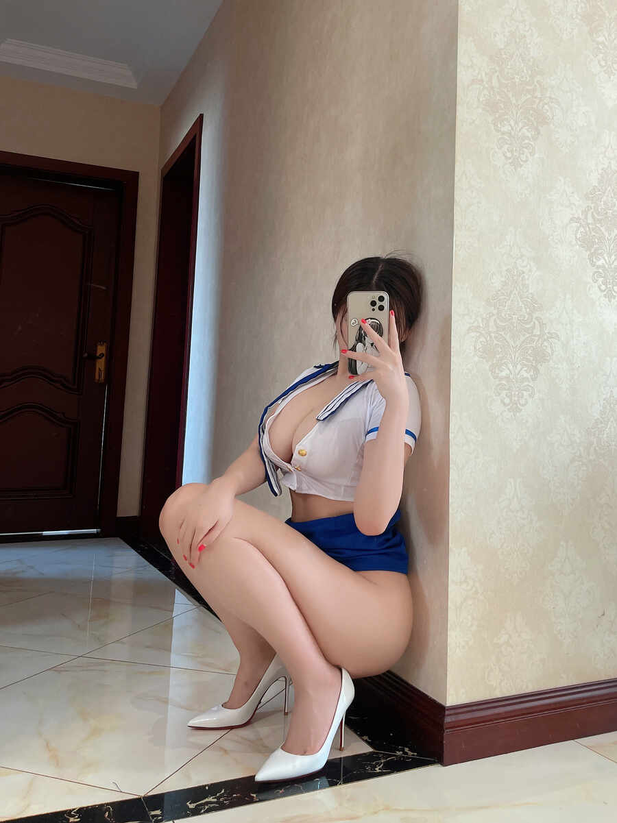 雪怡妹纸(奶宝妹纸)-06.23VIP-空姐套装[10P-7V-112M]