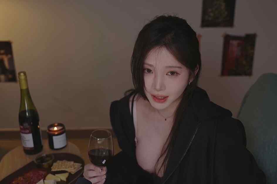 Yoonying-24年12月无水印合集 [5V-3.21G]