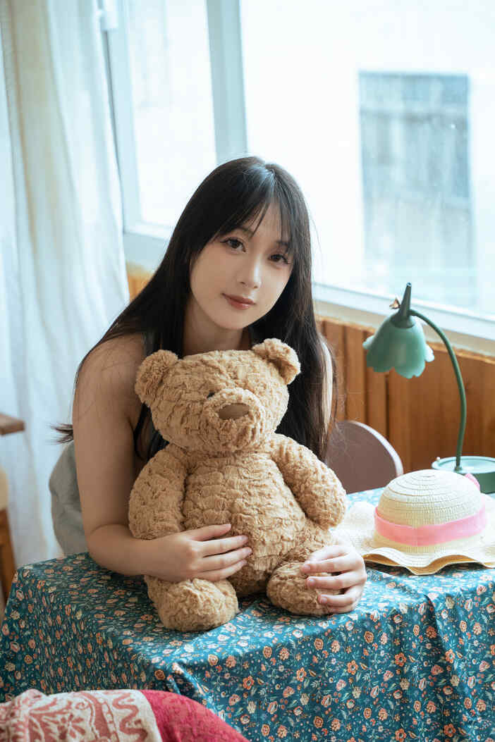 浅安安Yuk手持椰子夏日风情摄影，沙滩椰林人像高清素材